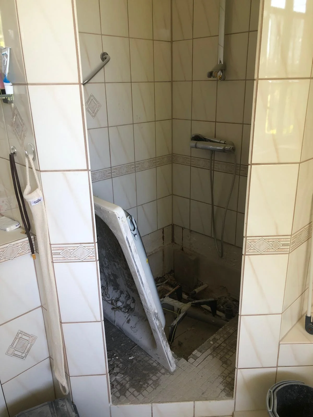 Receveur de douche arraché