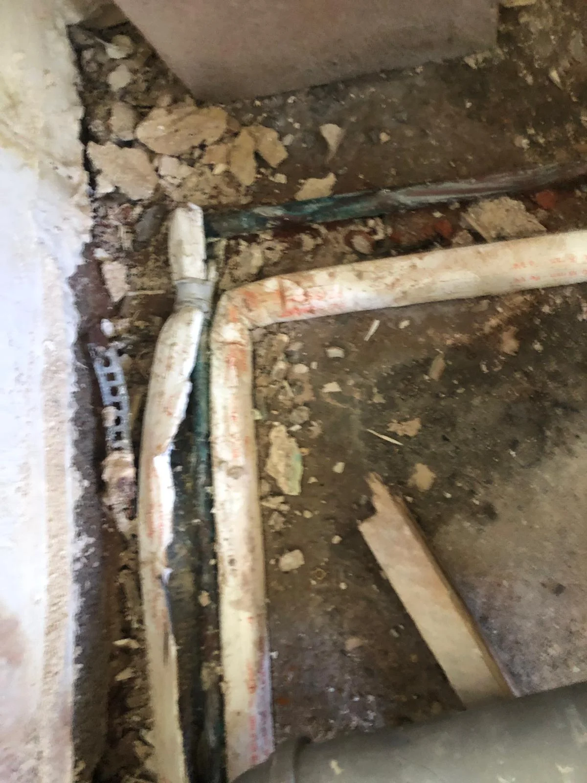 Raccord de canalisation écrasé